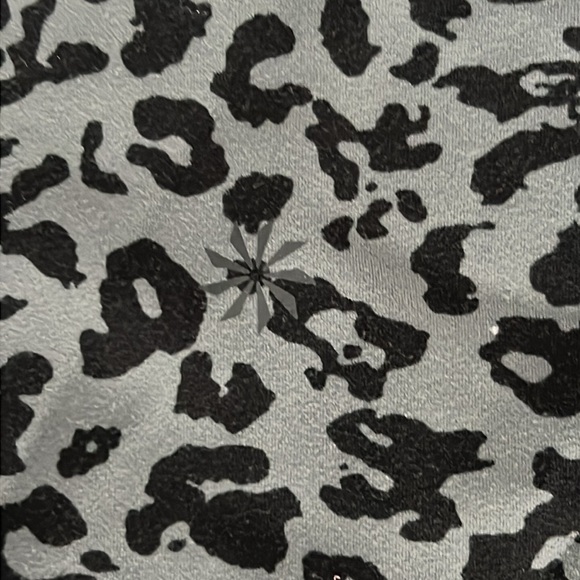 Athleta leopard print Elation high waisted leggings - Picture 7 of 8